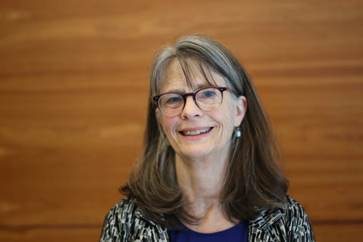 UW’s Nobel Laureate Embraces AI in Commencement Amid Graduate Concerns